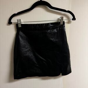 Black faux leather mini skirt aritzia wilfred size 00
